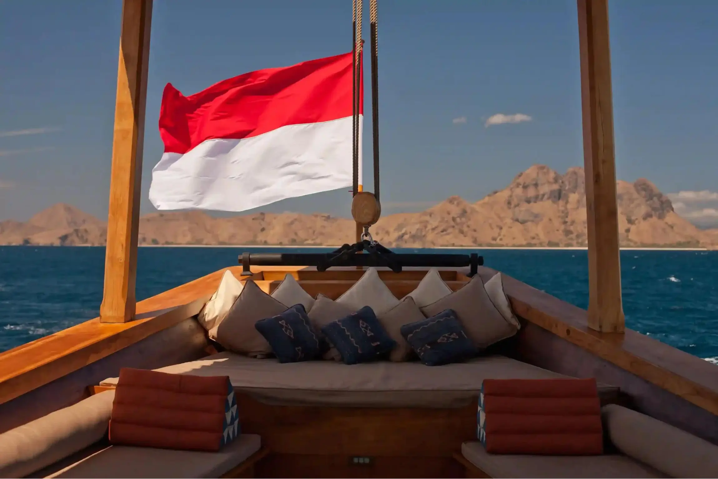 komodo flores tour_vvip boat_si_duta_boa 05
