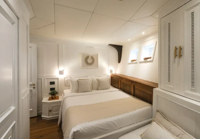 komodo flores tour_vvip boat_mutiara_laut 04